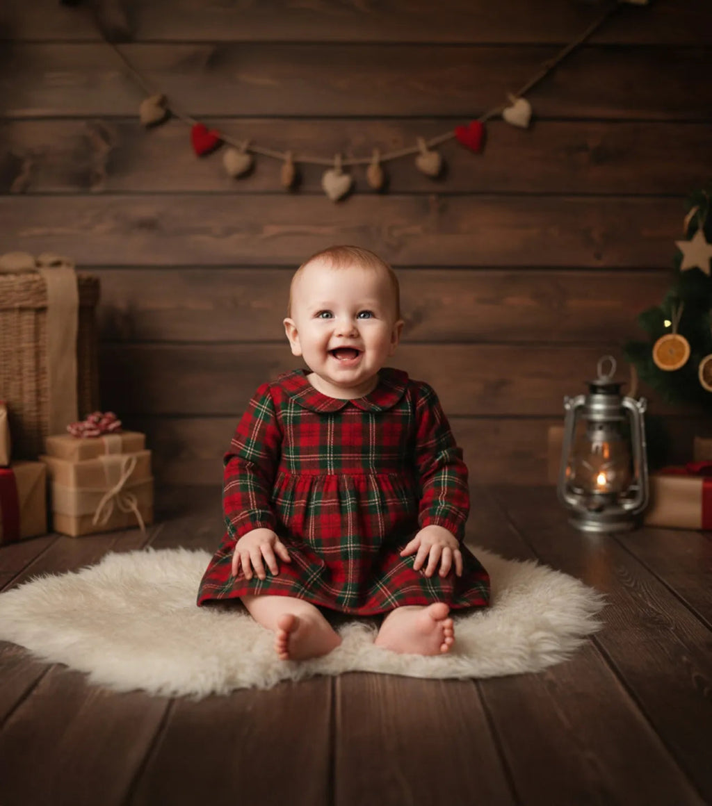 Niños en interior navideño 1 - Revive