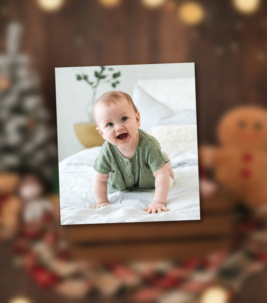 Niños en interior navideño 3 - Revive