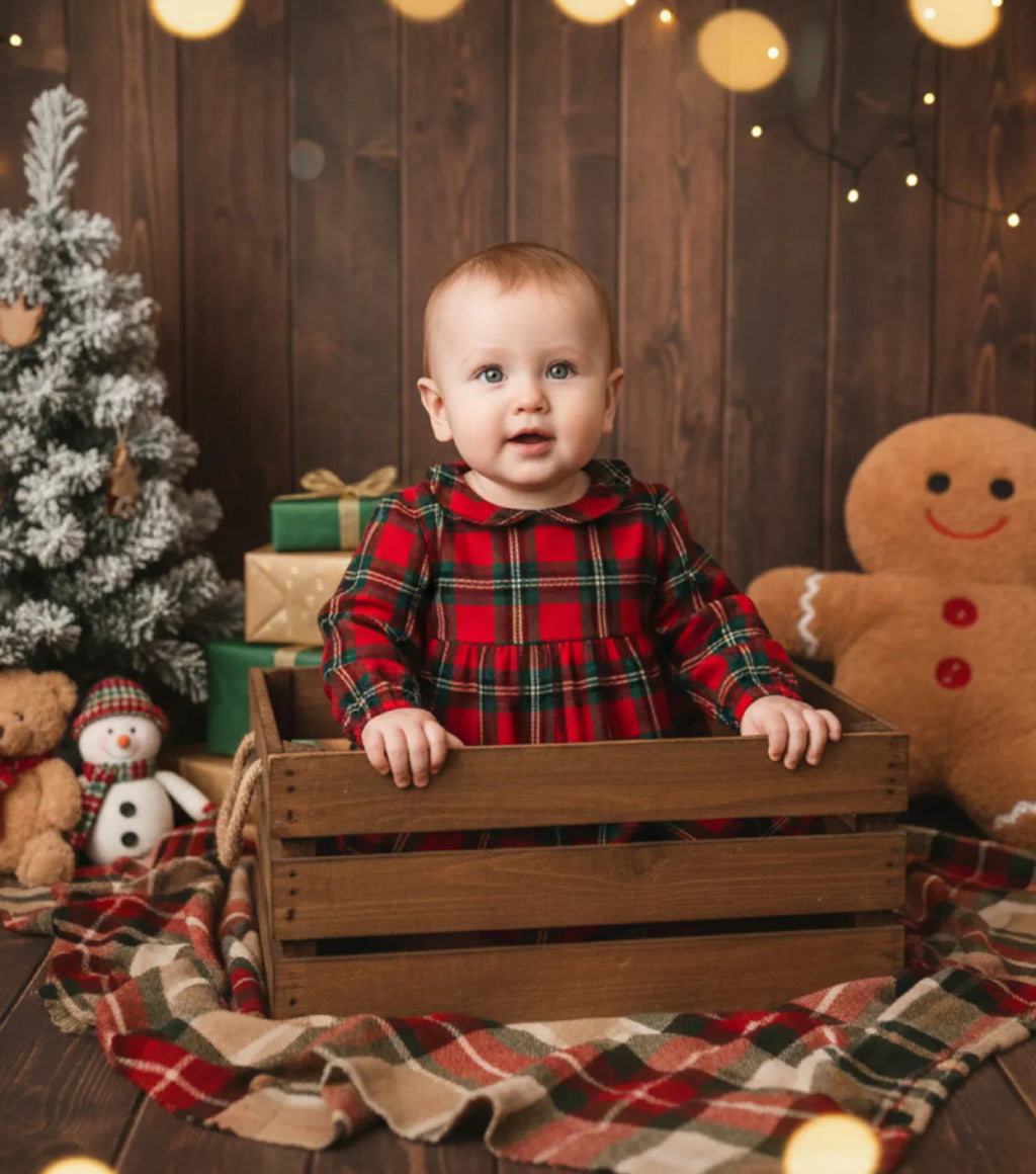 Niños en interior navideño 3 - Revive